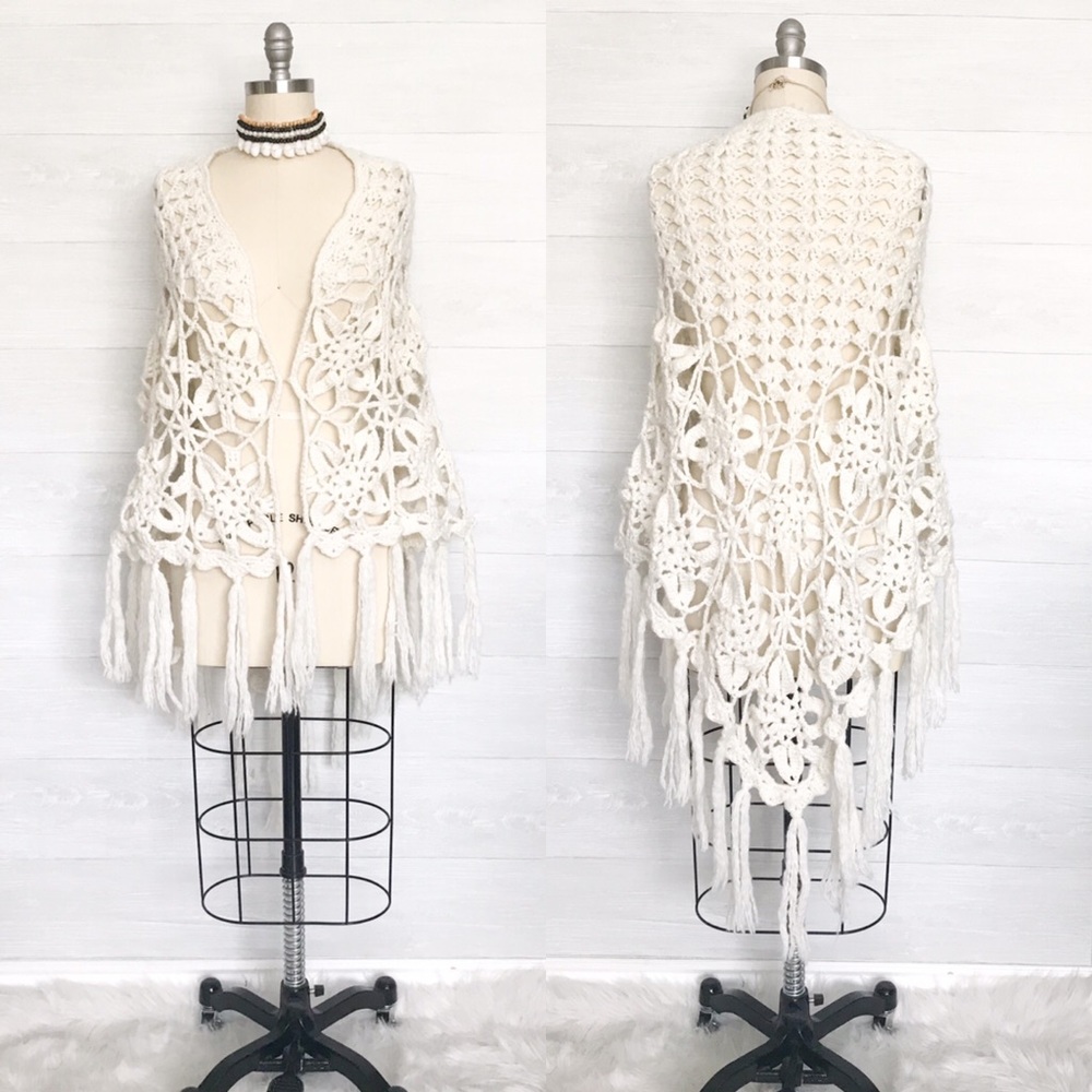 FURLA Hand Knit Fringed Capelet Italian Wool Shawl Poncho Wrap Made In Italy
